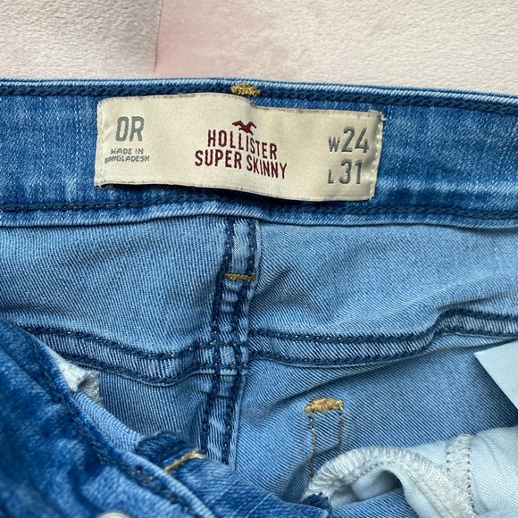 Hollister ripped jeans - Picture 2 of 3